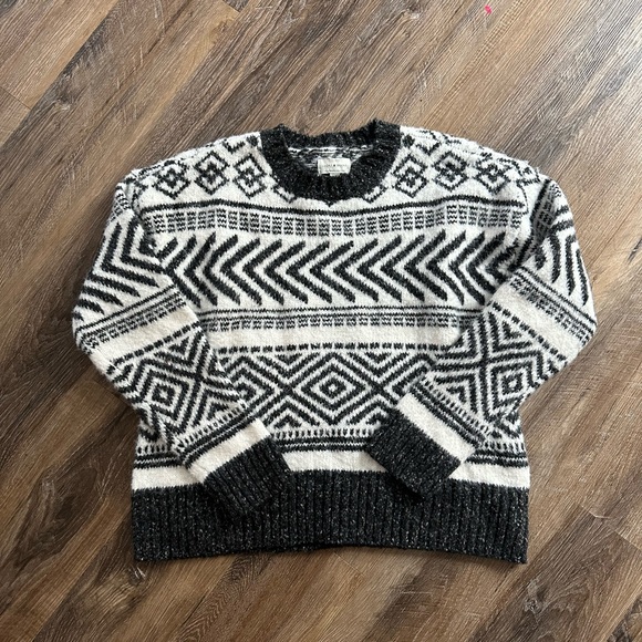 Lucky Brand Sweaters - Lucky Brand Charcoal Grey and Off White Geometric Crewneck Sweater